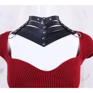 NWOT Gothic Neck Harness Structured Collar